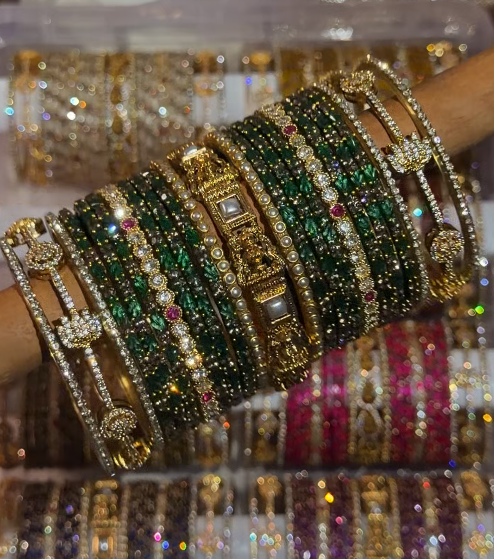 BG49 - Luxury Bridal Bangles Diwali Edit(Glass Bangles + Side Bangles) - Single Set