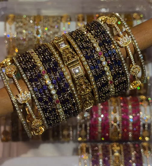 BG49 - Luxury Bridal Bangles Diwali Edit(Glass Bangles + Side Bangles) - Single Set