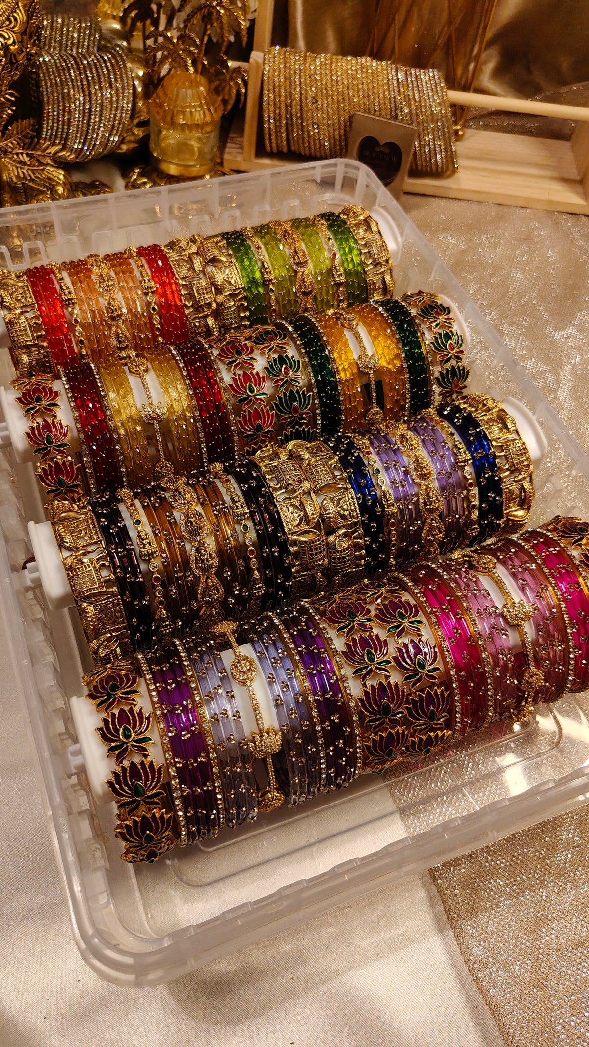 BX29 - Episode 2 - Luxury Bridal bangles (16 half dozen(Raindrop + Dot) + 32 Side + 16 Border) - Full Set