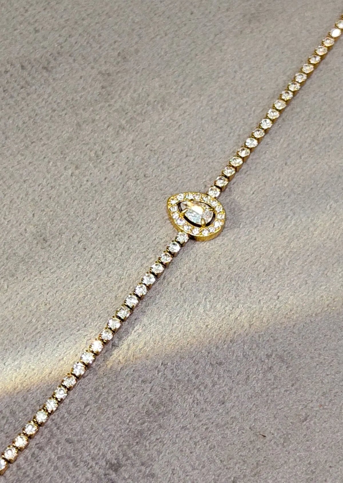 Teardrop Halo Sparkle Bracelet