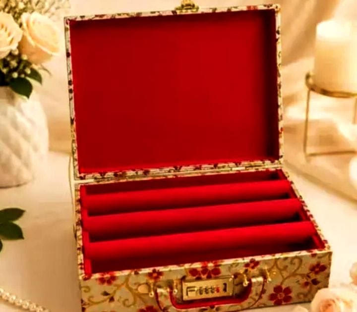 AC11 - 3 rod Red Velvet Organizer box
